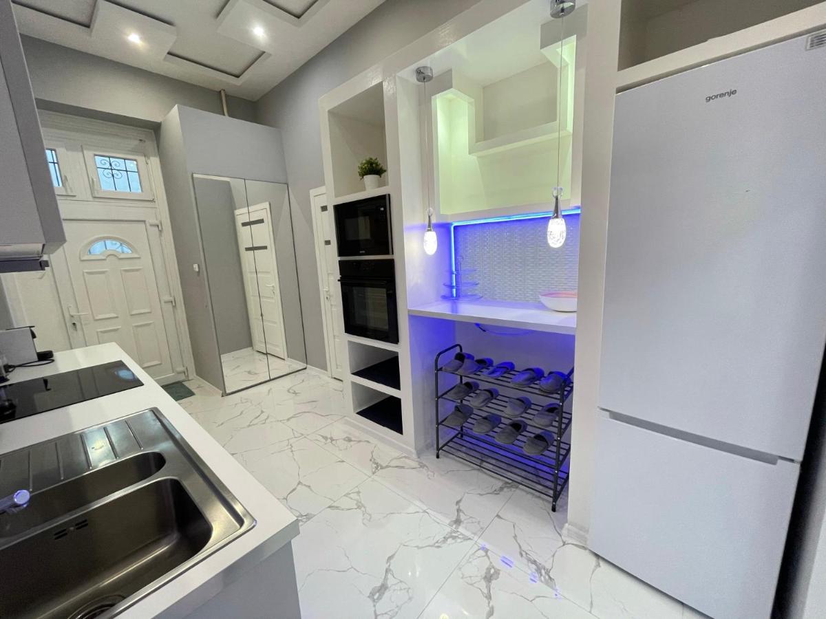 Deluxe Sapphire Residency - 4 Bedrooms Budapeste Exterior foto