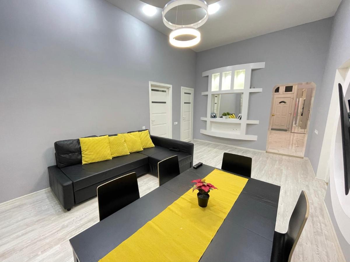 Deluxe Sapphire Residency - 4 Bedrooms Budapeste Exterior foto