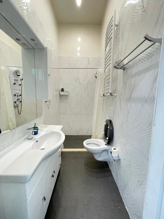 Deluxe Sapphire Residency - 4 Bedrooms Budapeste Exterior foto