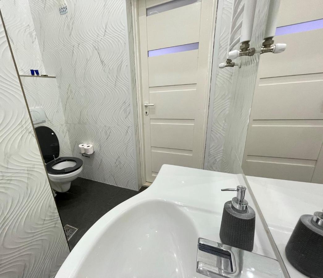 Deluxe Sapphire Residency - 4 Bedrooms Budapeste Exterior foto